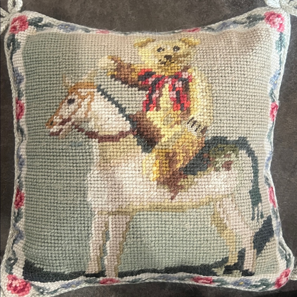 Vintage Teddy Bear needlepoint pillow - Picture 2 of 6